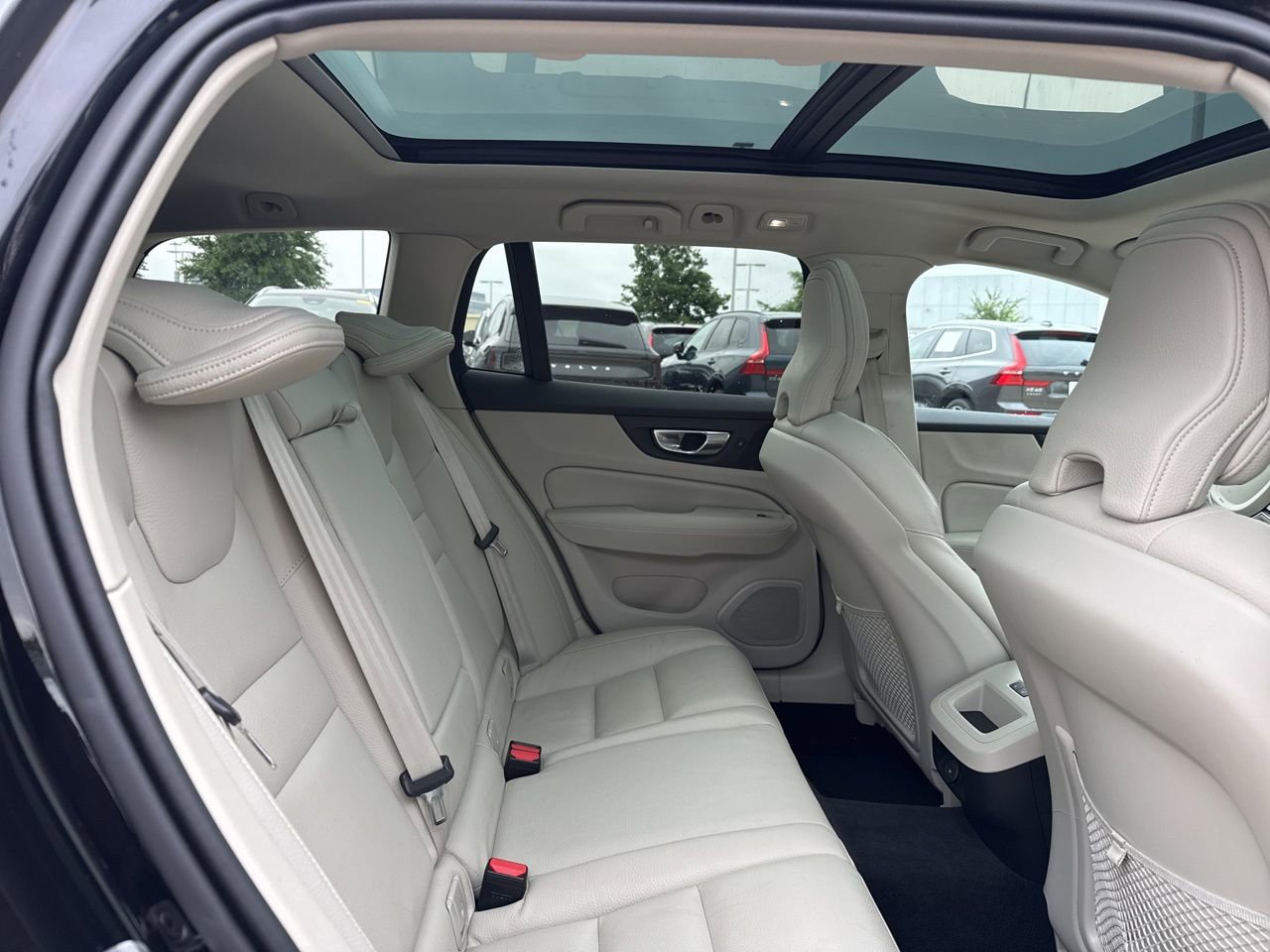 Certified 2025 Volvo V60 B5 Cross Country Plus image 13