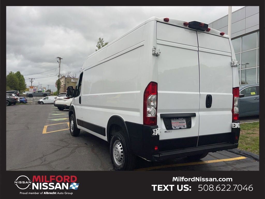 Used 2025 RAM ProMaster 2500 w/ Convenience Group FWD image 3