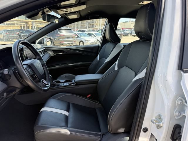 Used 2025 Toyota Camry SE FWD image 27