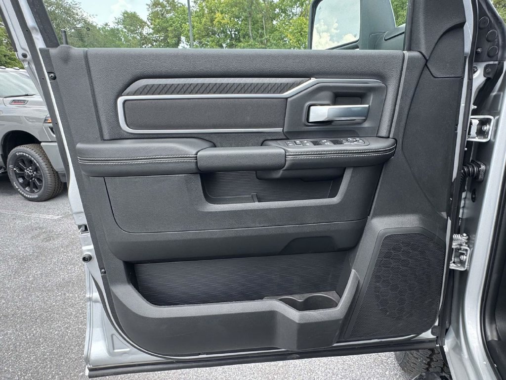 New 2026 RAM 2500 Big Horn AWD/4WD image 27