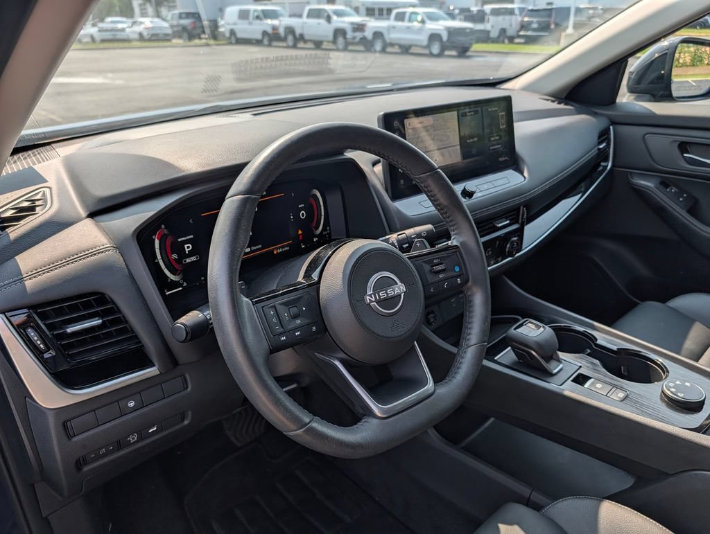 Used 2024 Nissan Rogue SL AWD/4WD image 17