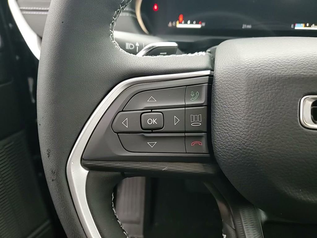 New 2025 Jeep Grand Cherokee L Altitude image 29