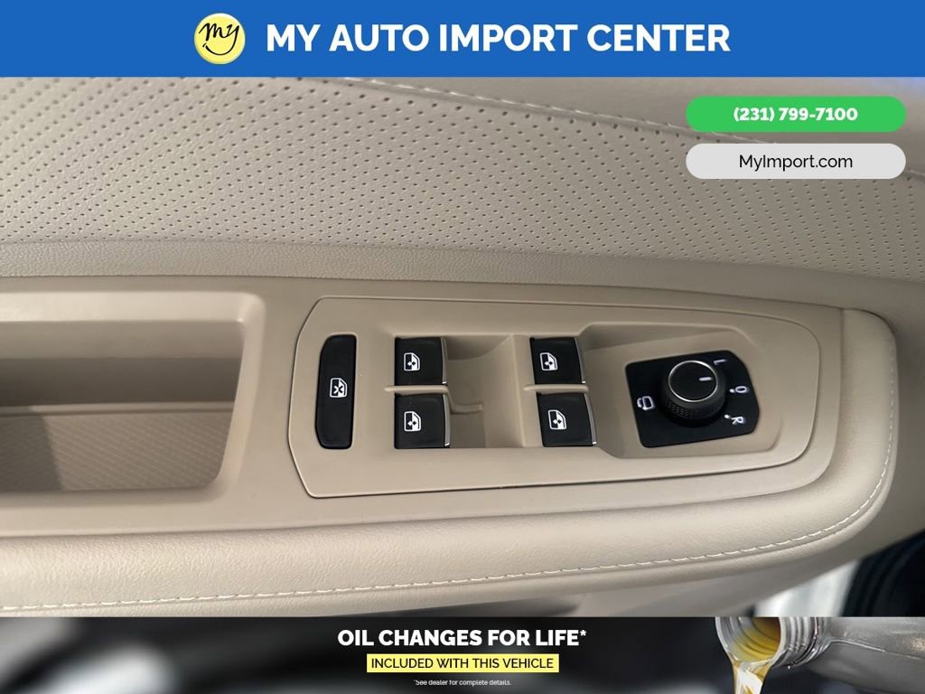 Used 2025 Volkswagen Atlas SEL Premium R-Line image 11