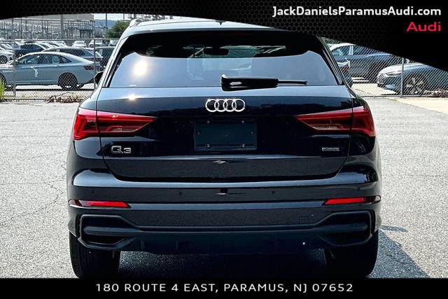 Used 2023 Audi Q3 2.0T Premium w/ Convenience Package AWD/4WD image 4