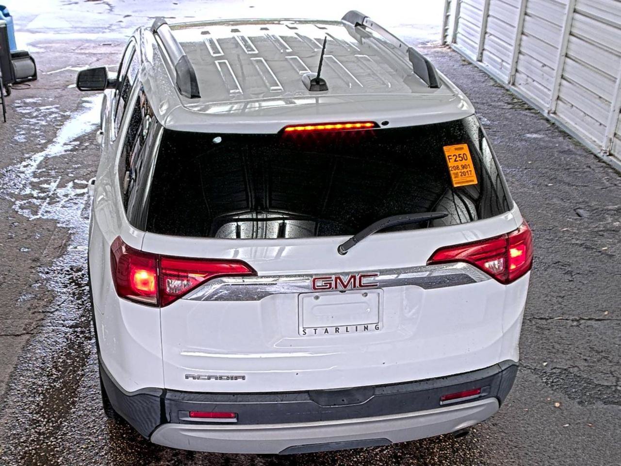Used 2017 GMC Acadia SLE FWD image 4