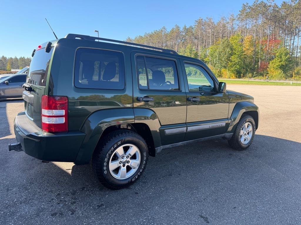 Used 2011 Jeep Liberty Sport w/ Popular Equipment Group AWD/4WD image 4
