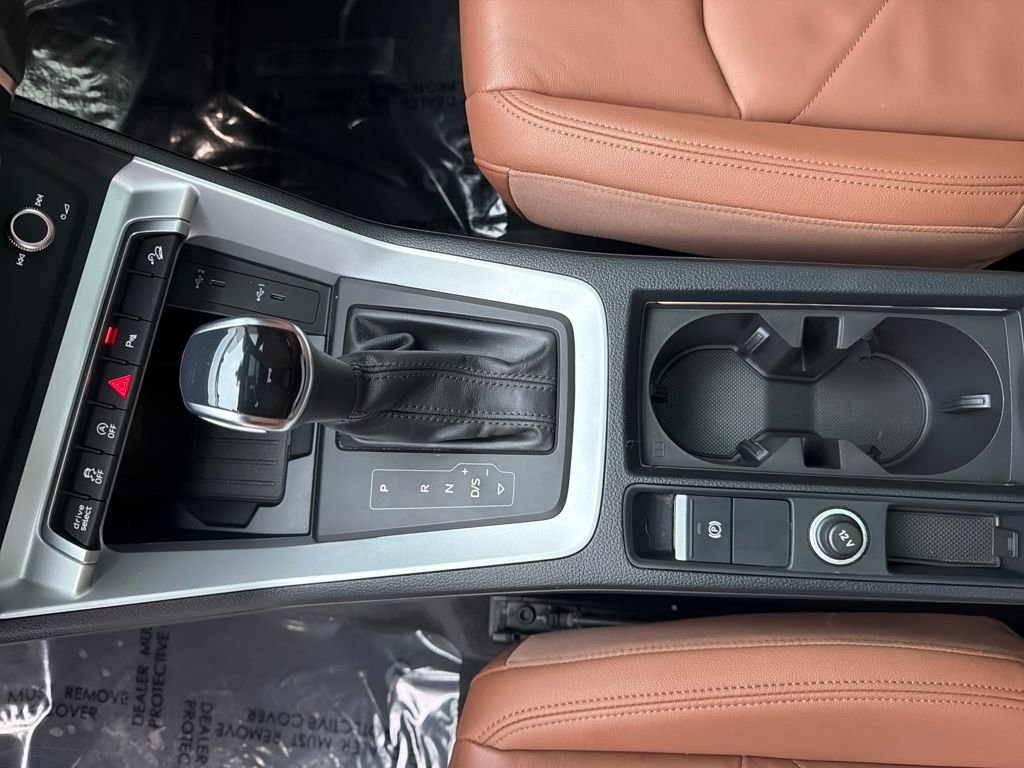 Used 2024 Audi Q3 2.0T Premium w/ Convenience Package image 23