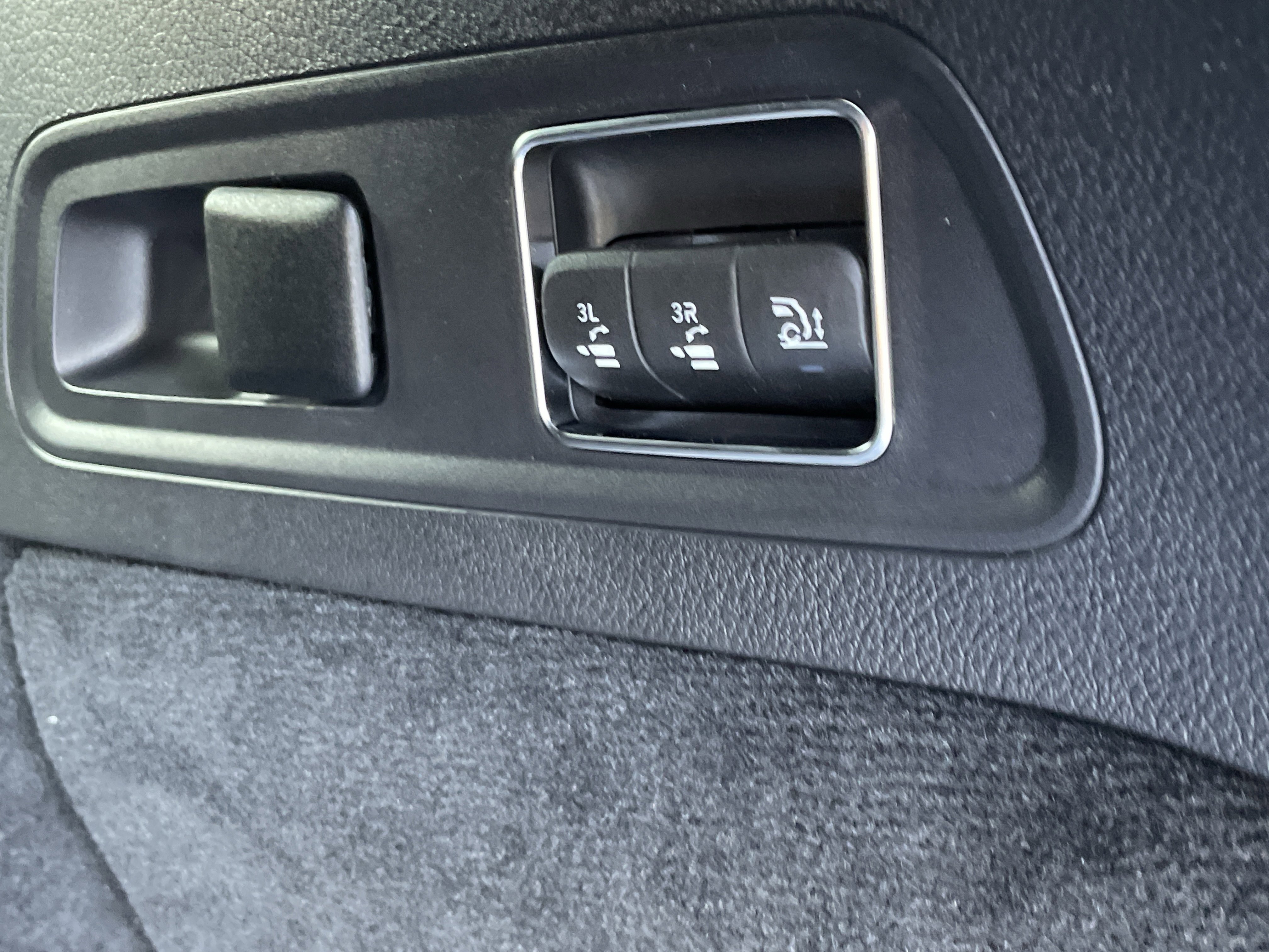 New 2026 Mercedes-Benz GLS 450 4MATIC image 11