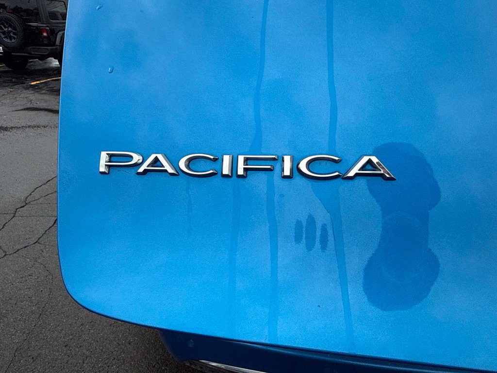 Used 2026 Chrysler Pacifica Select FWD image 16
