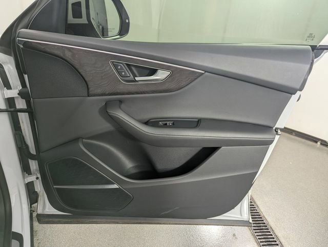 Used 2023 Audi Q8 Premium Plus AWD/4WD image 21