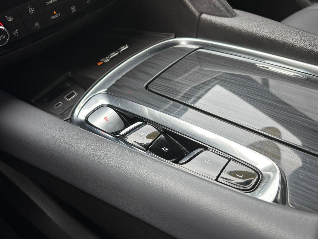 Used 2024 Buick Enclave Premium AWD/4WD image 32