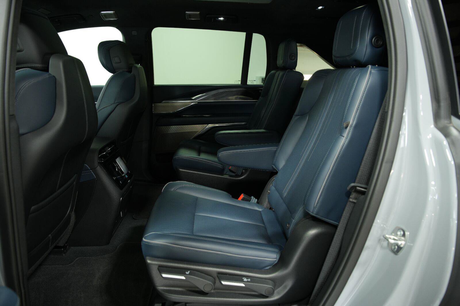 Certified 2026 Cadillac Escalade IQ Sport 2 AWD/4WD image 33