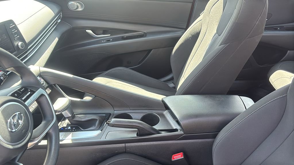 Used 2023 Hyundai Elantra SEL FWD image 25