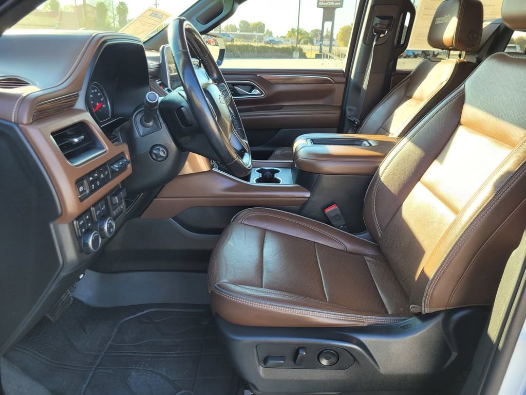Used 2021 Chevrolet Suburban High Country w/ Premium Package image 17