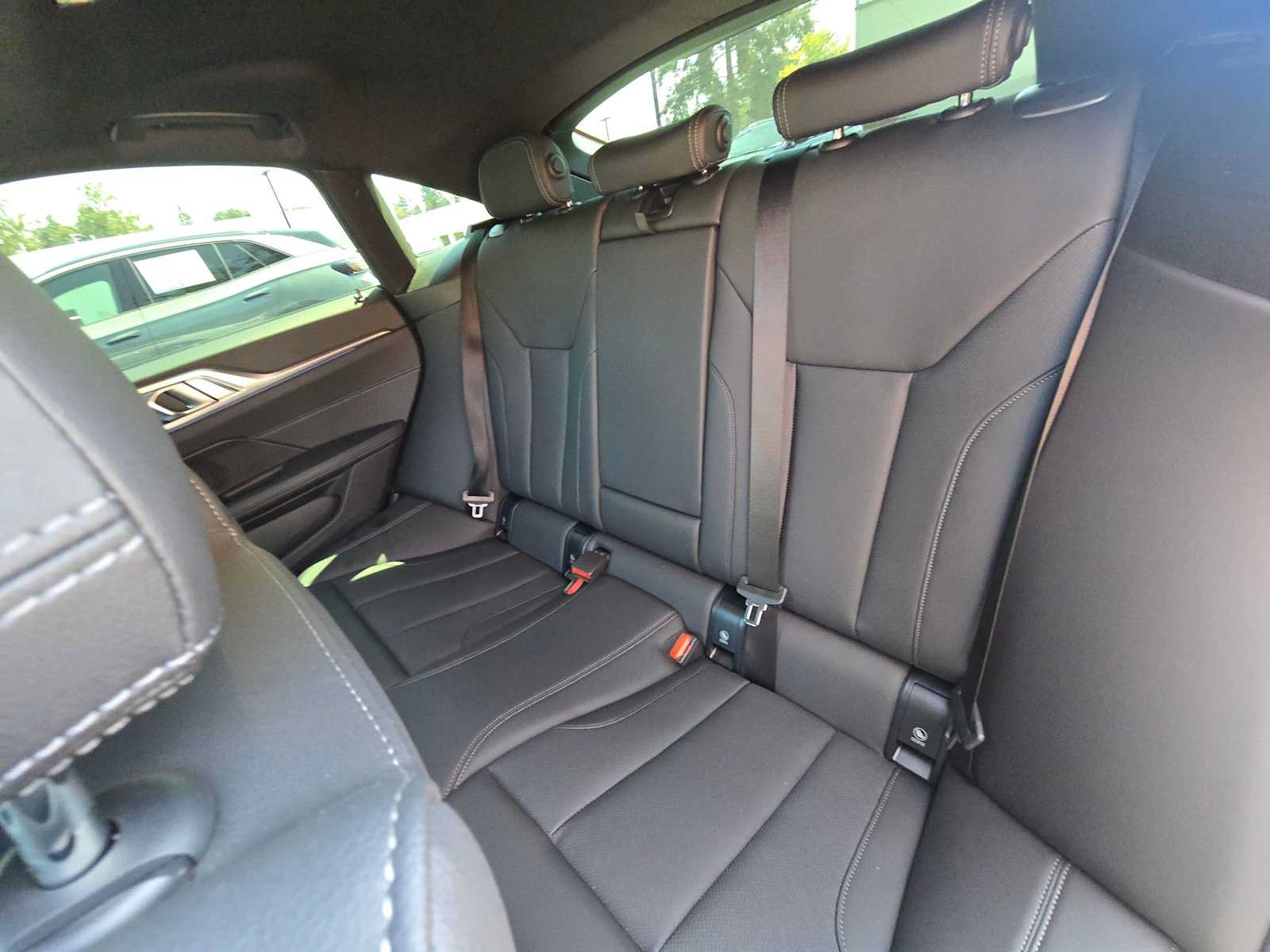 Used 2023 BMW i4 eDrive40 RWD image 17