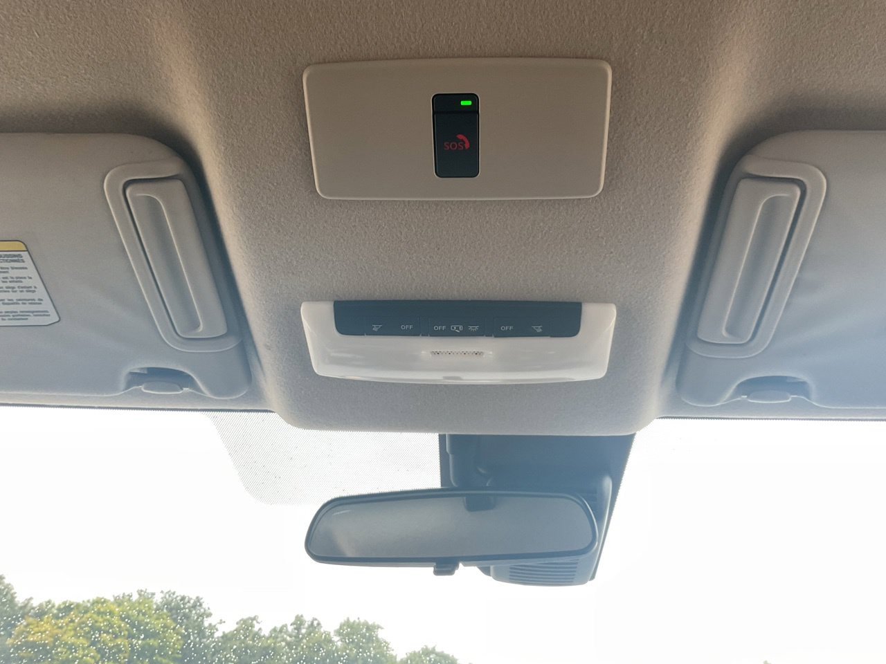 Used 2025 Nissan Versa SR FWD image 13