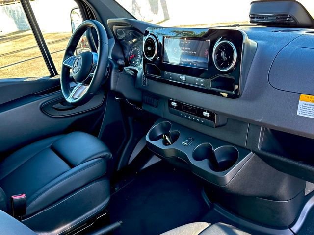 Used 2025 Mercedes-Benz Sprinter 3500 image 29