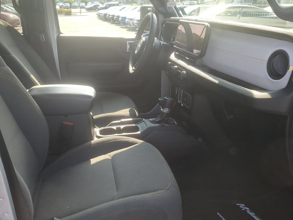 Used 2024 Jeep Gladiator Sport AWD/4WD image 27