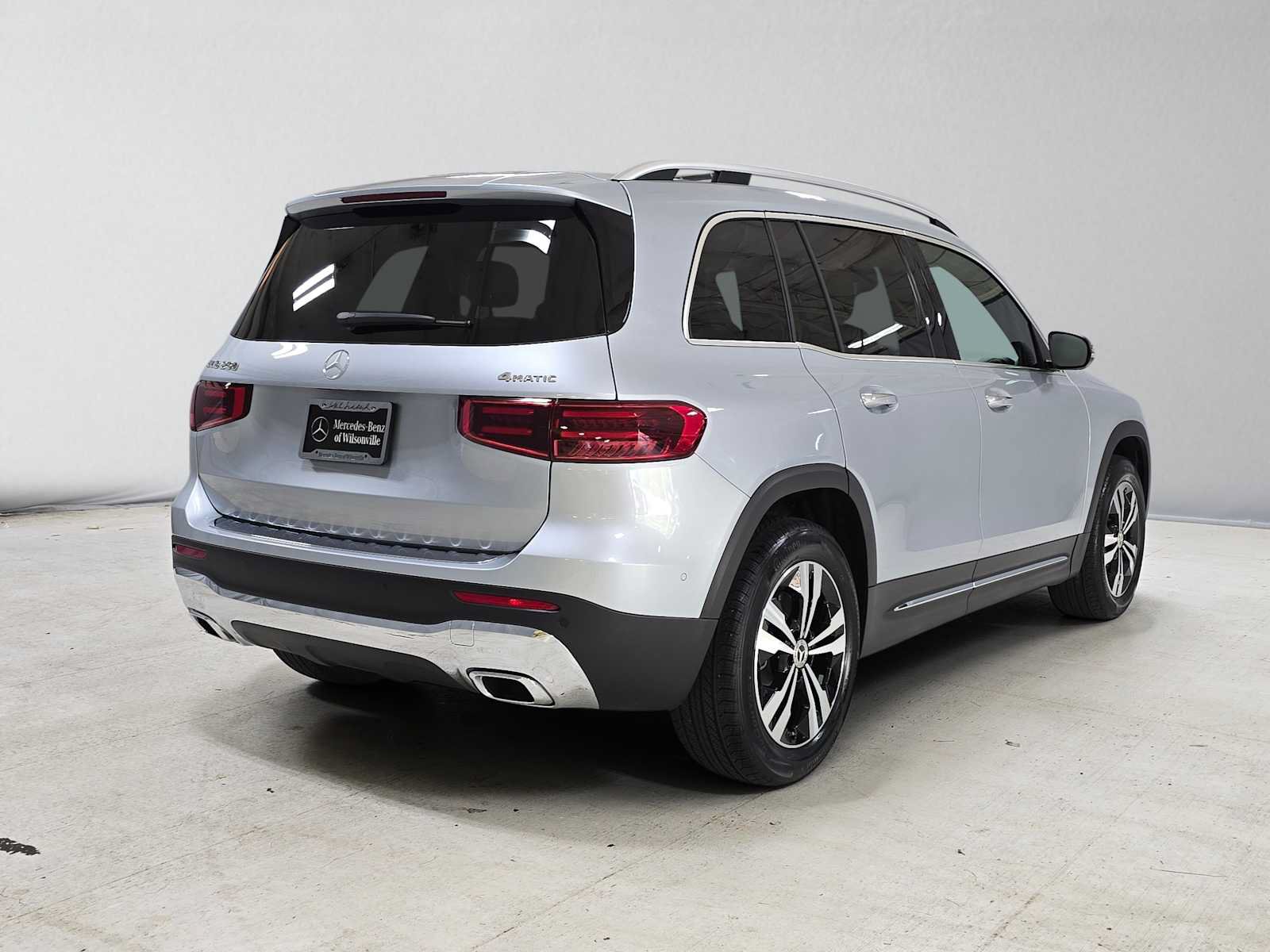 Used 2026 Mercedes-Benz GLB 250 4MATIC image 3