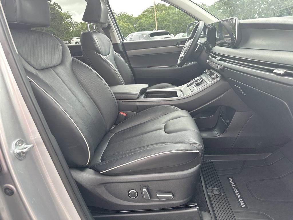 Used 2023 Hyundai Palisade SEL FWD image 27