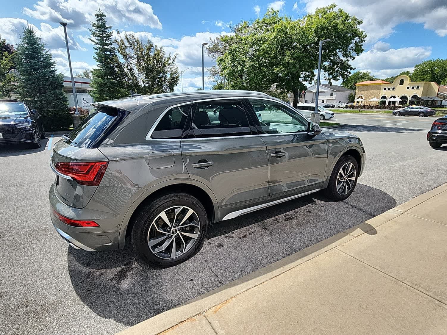 Used 2023 Audi Q5 2.0T Prestige AWD/4WD image 19