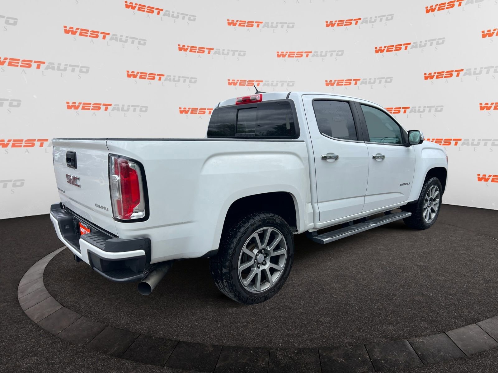 Used 2018 GMC Canyon Denali AWD/4WD image 5