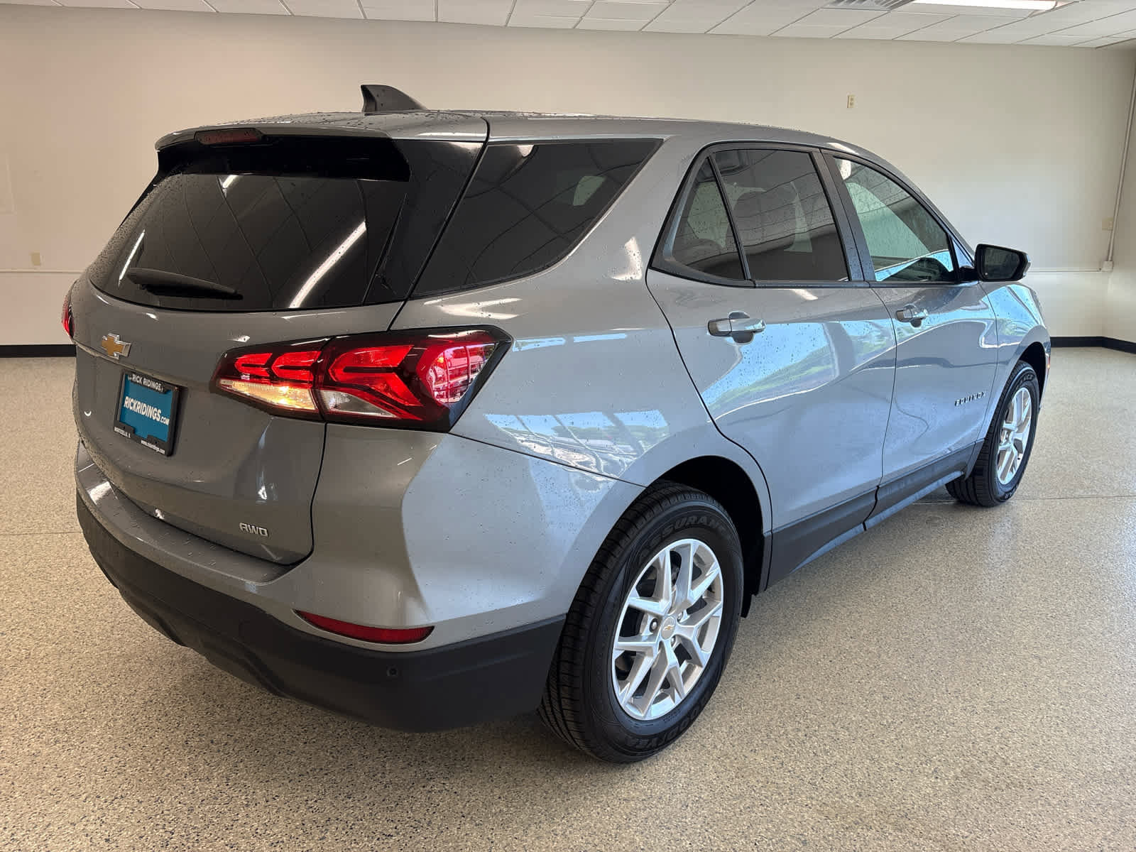 Used 2024 Chevrolet Equinox LS w/ LS Convenience Package AWD/4WD image 6