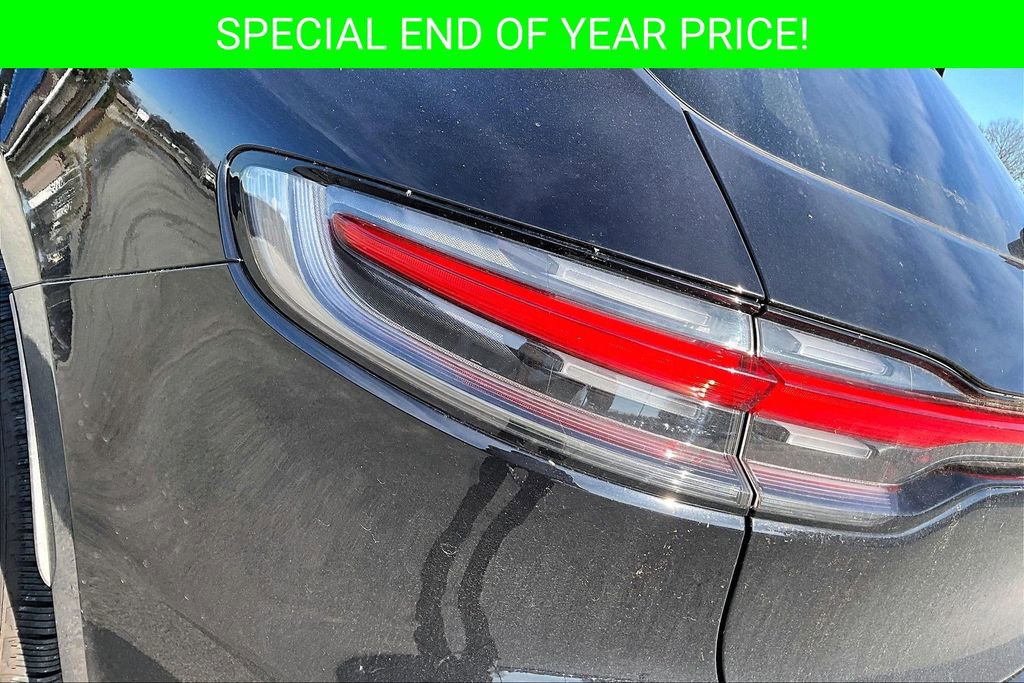 Used 2023 Porsche Macan Turbo image 23