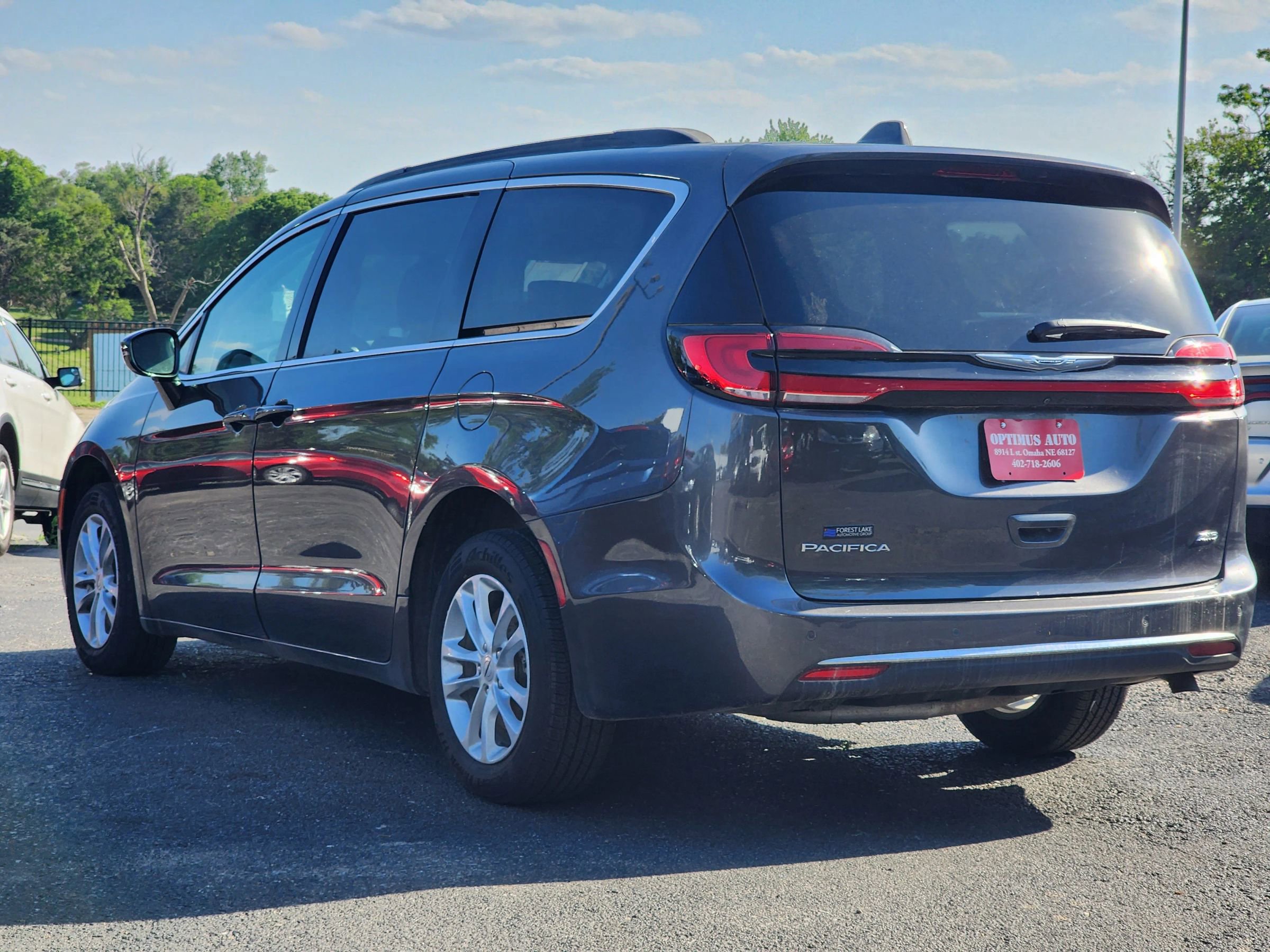 Used 2021 Chrysler Pacifica Touring w/ Cold Weather Group image 5