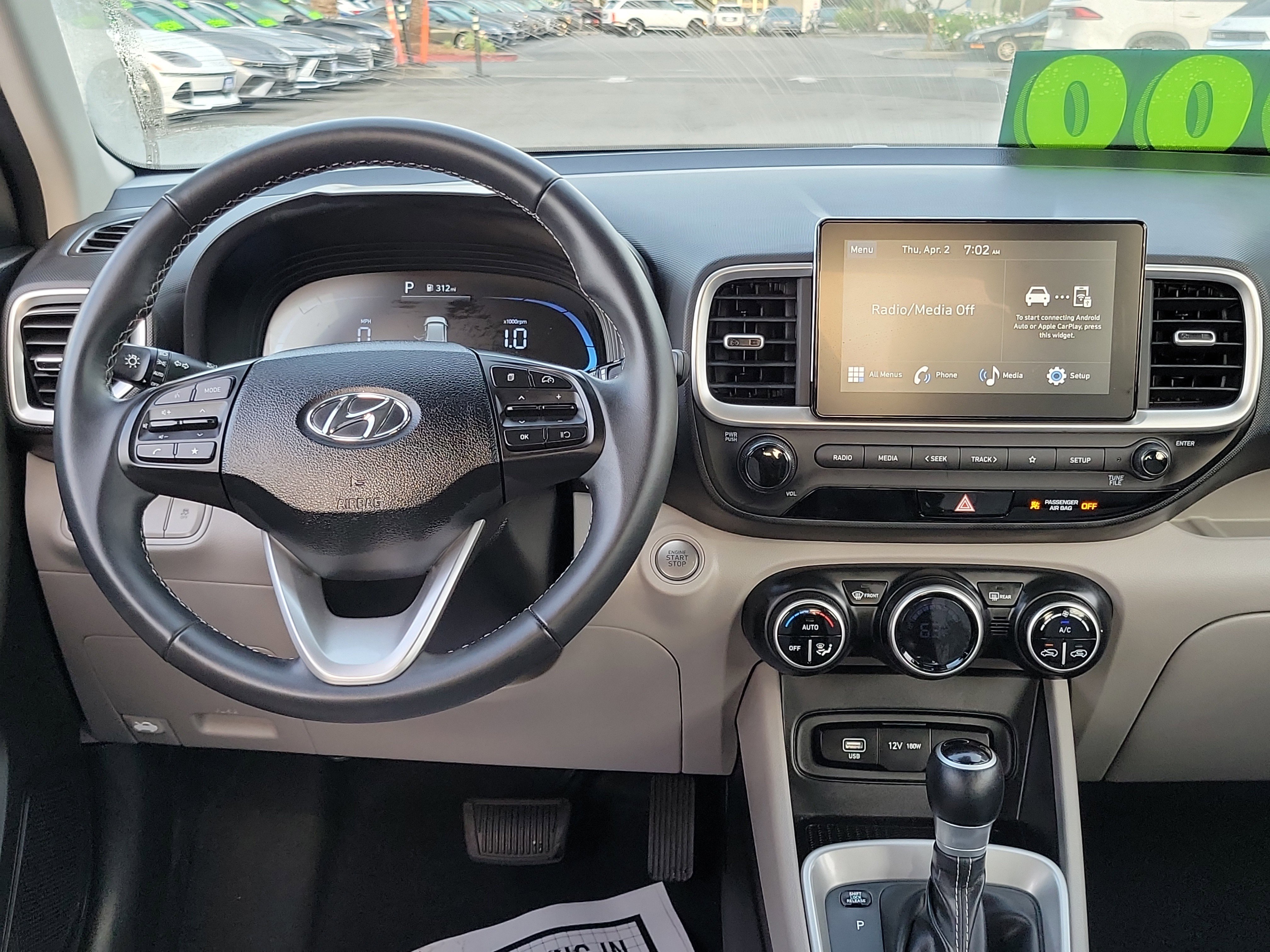 Certified 2025 Hyundai Venue SEL image 8