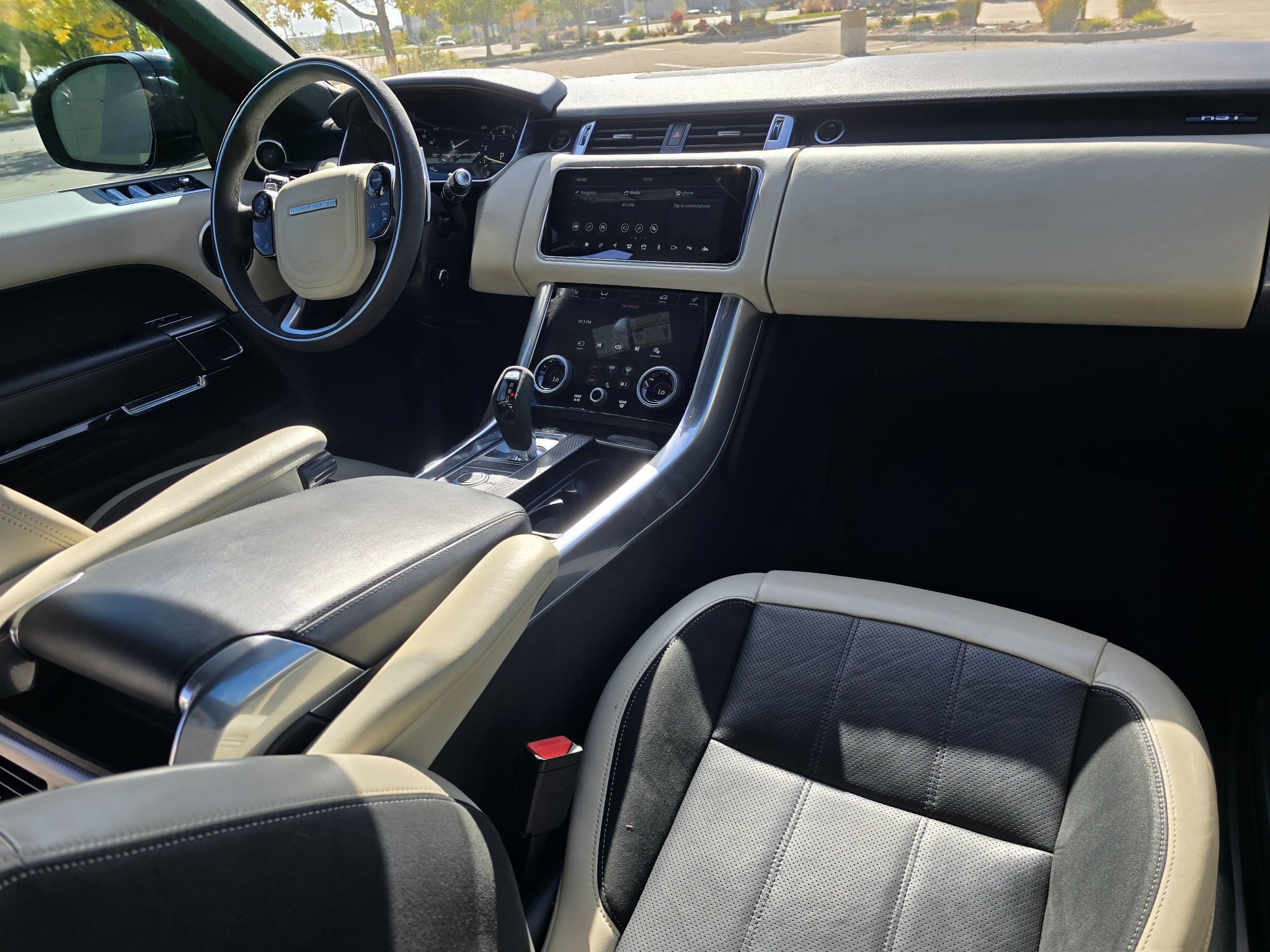 Used 2020 Land Rover Range Rover Sport HST AWD/4WD image 28