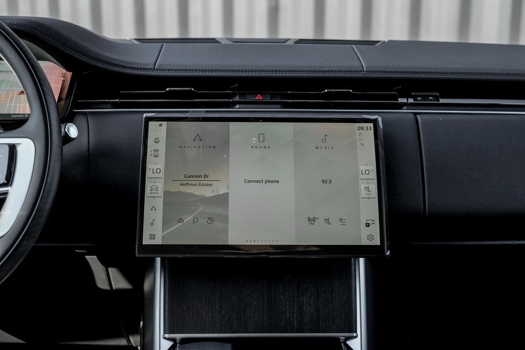 New 2025 Land Rover Range Rover SE image 19