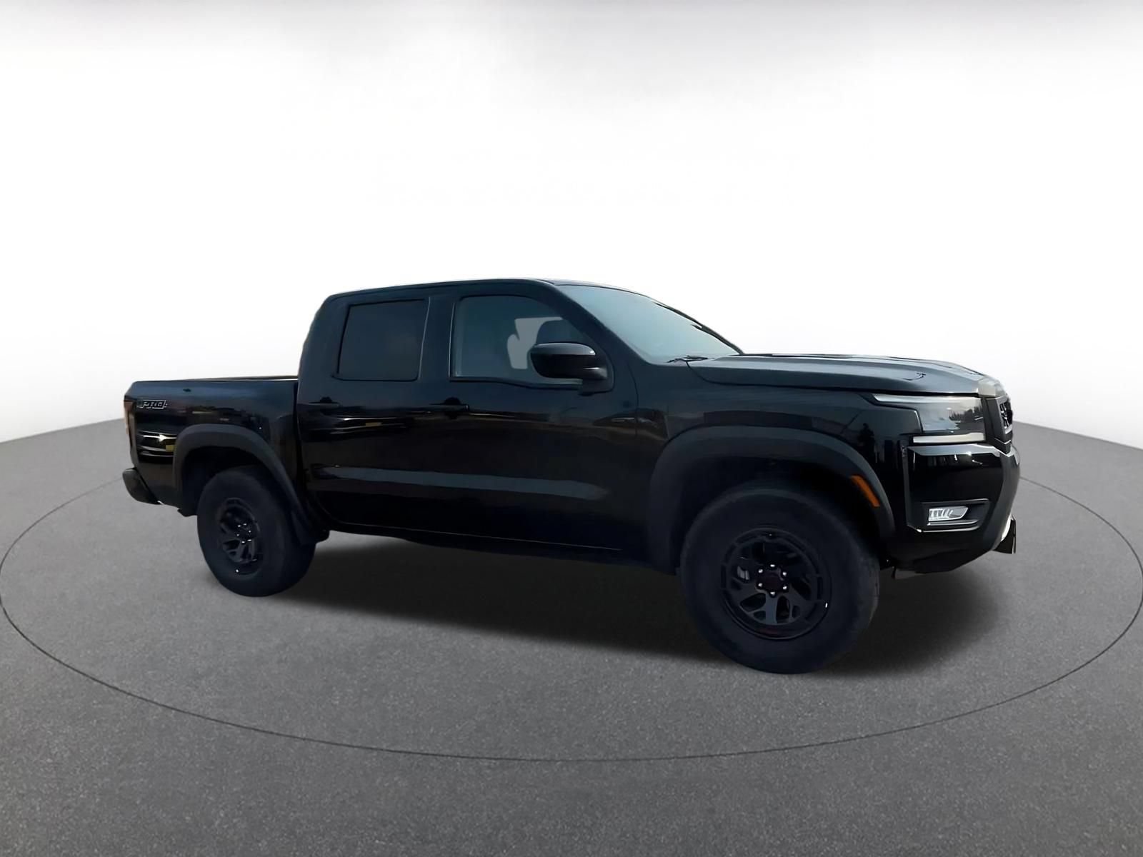 Used 2026 Nissan Frontier PRO-4X AWD/4WD image 2