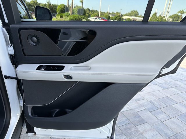 New 2026 Lincoln Aviator Reserve w/ Jet Appearance Package AWD/4WD image 21