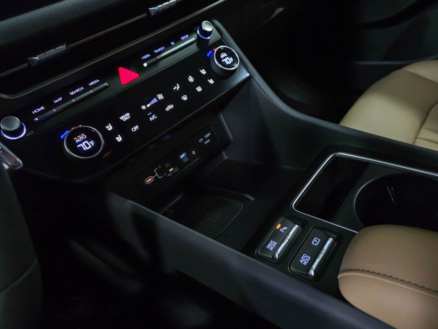 Used 2025 Hyundai Sonata Limited FWD image 30