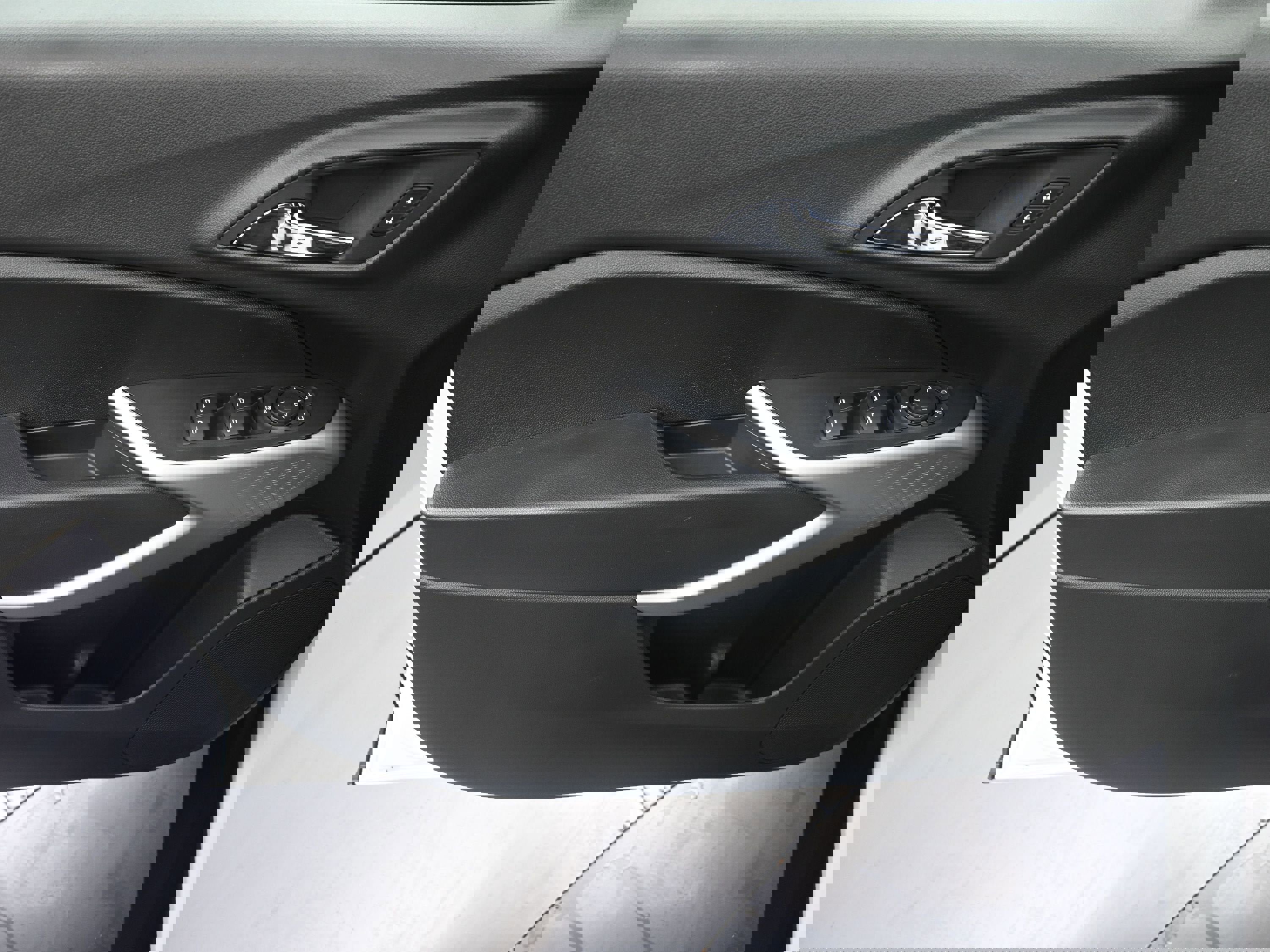 Certified 2024 Chevrolet Trax RS w/ Driver Confidence Package image 21