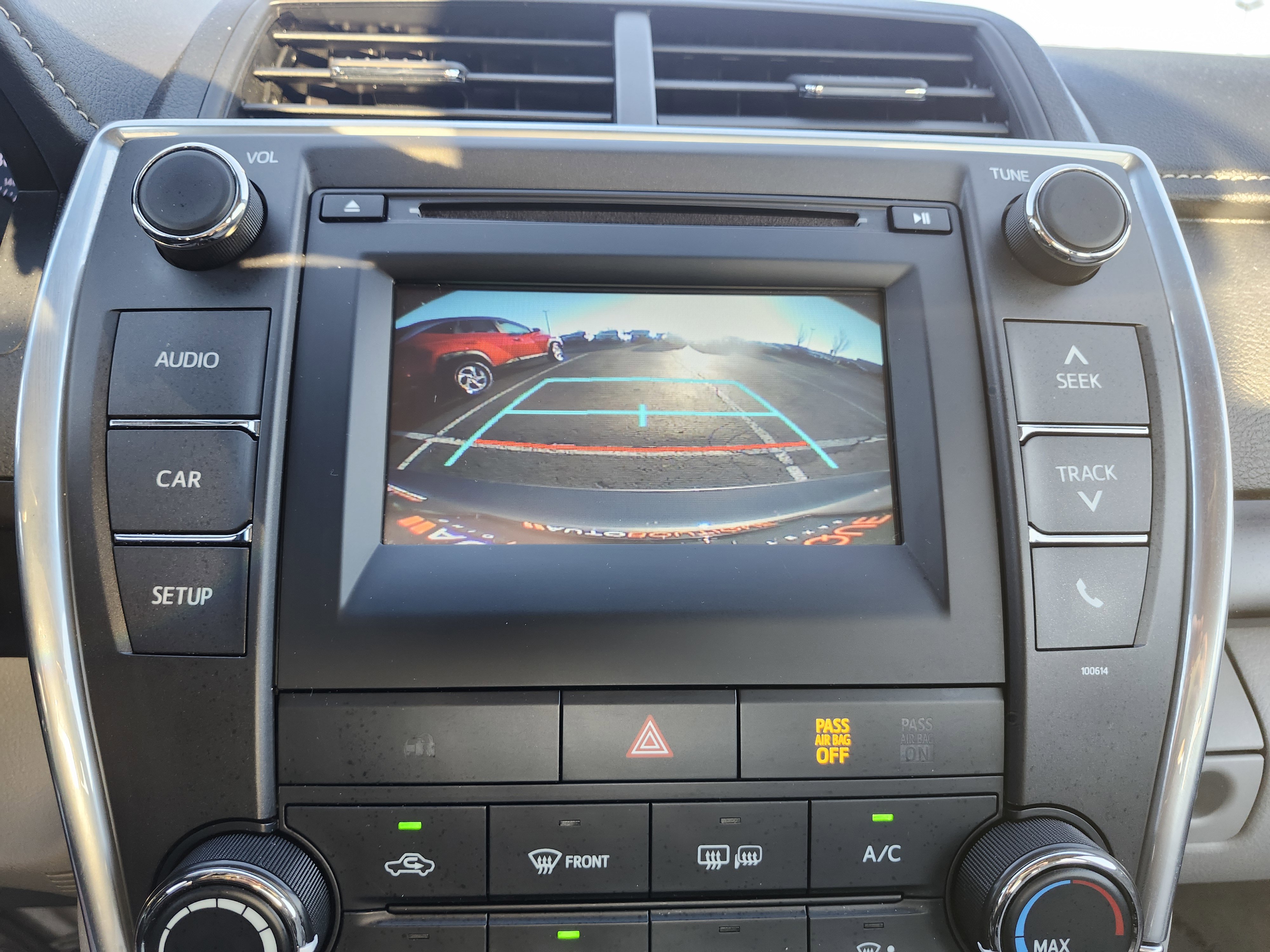 Used 2017 Toyota Camry LE image 2