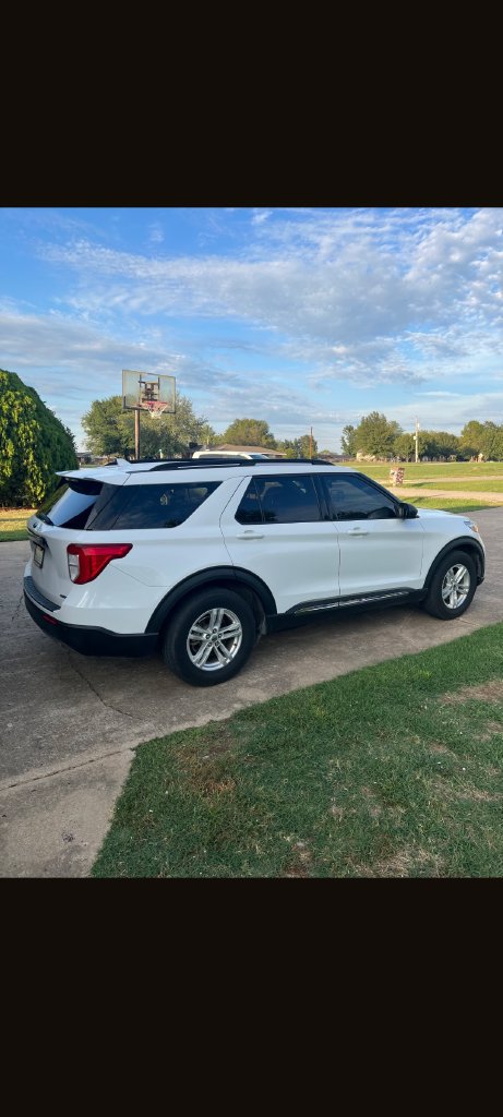 Used 2020 Ford Explorer XLT w/ Equipment Group 202A AWD/4WD image 1