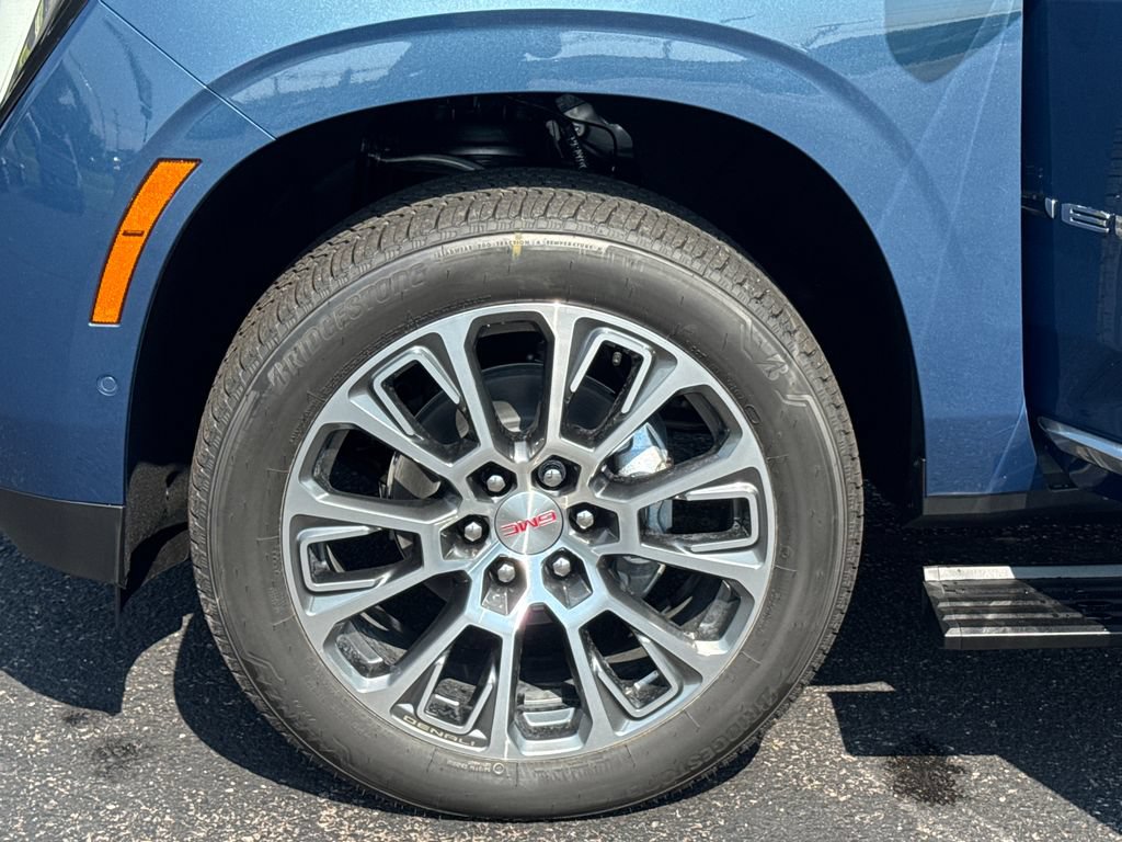 New 2026 GMC Yukon Denali w/ Denali Reserve Package AWD/4WD image 31