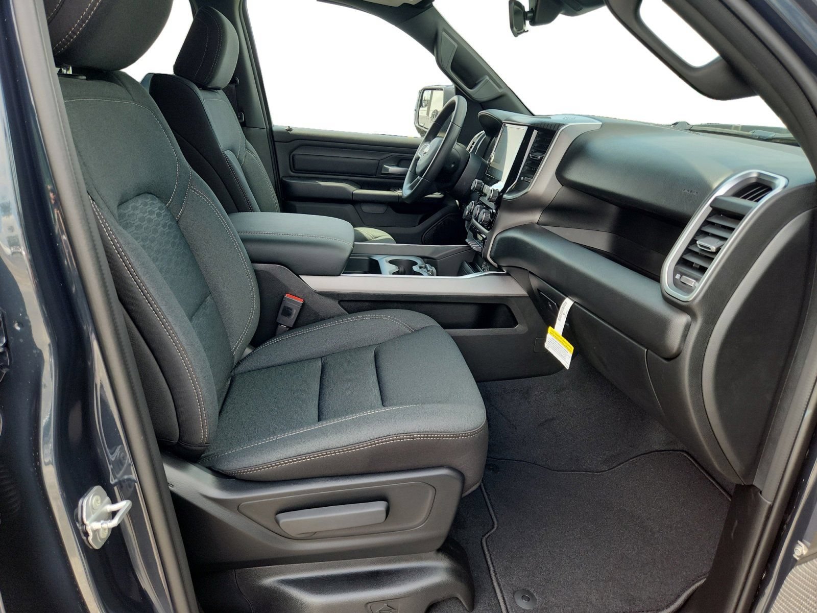 New 2026 RAM 1500 Express AWD/4WD image 24