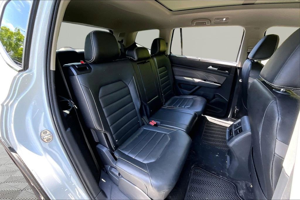 Used 2021 Volkswagen Atlas SEL Premium image 17