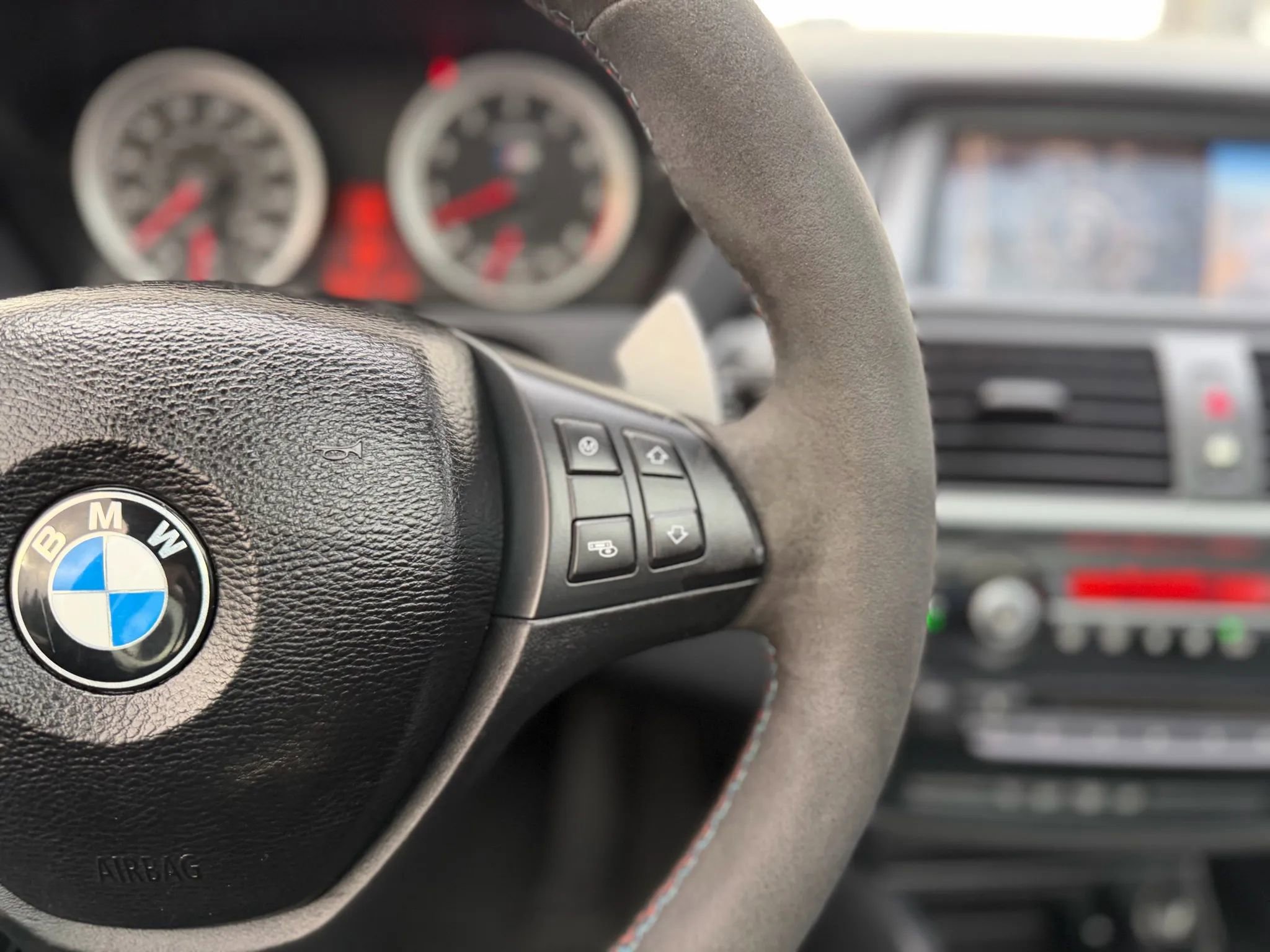 Used 2010 BMW X5 M image 28