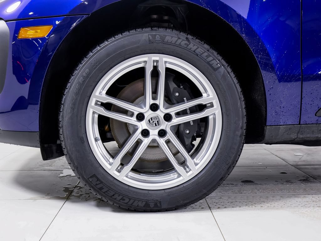 New 2026 Porsche Macan AWD/4WD image 18