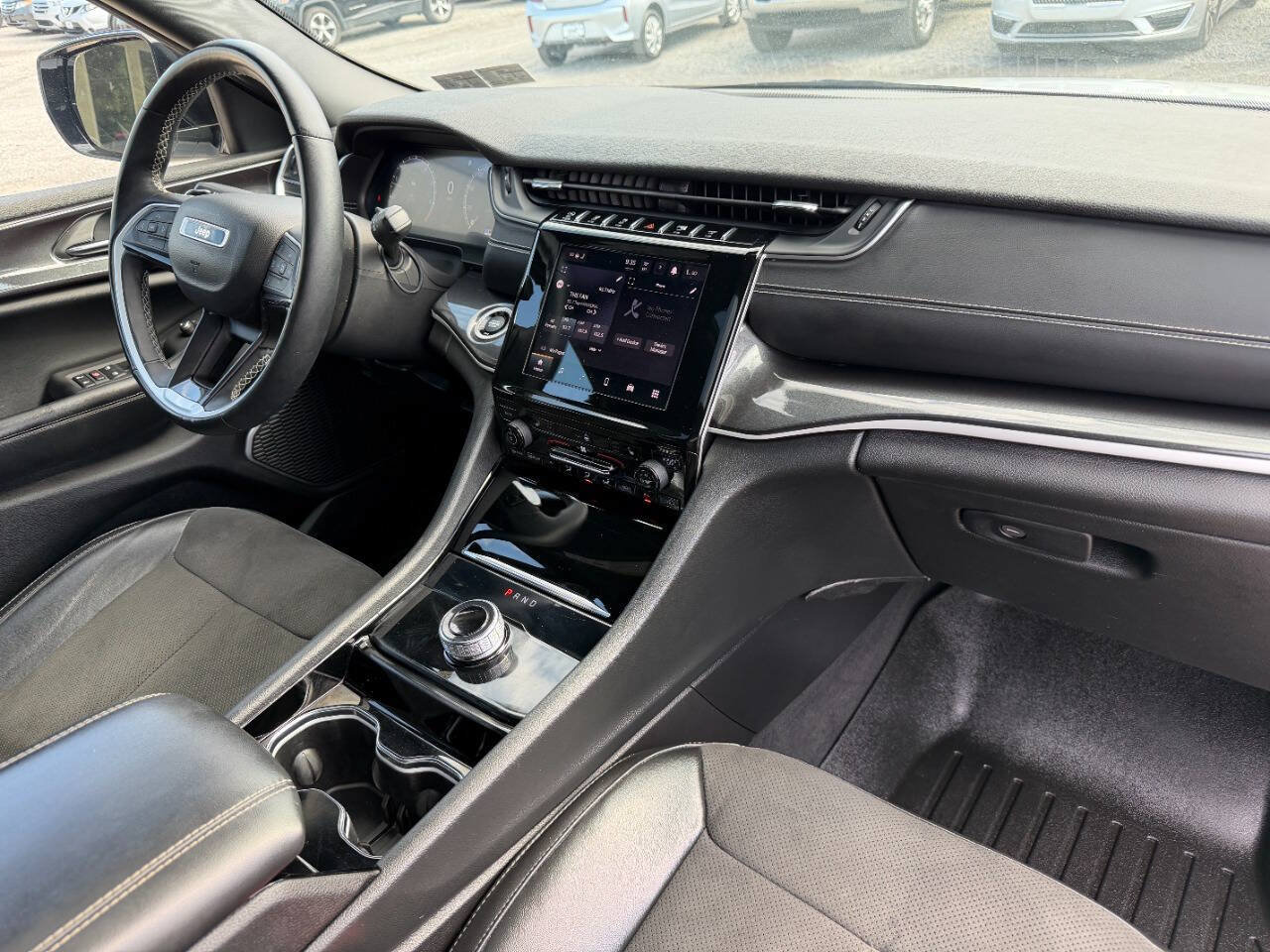 Used 2022 Jeep Grand Cherokee L Laredo AWD/4WD image 13