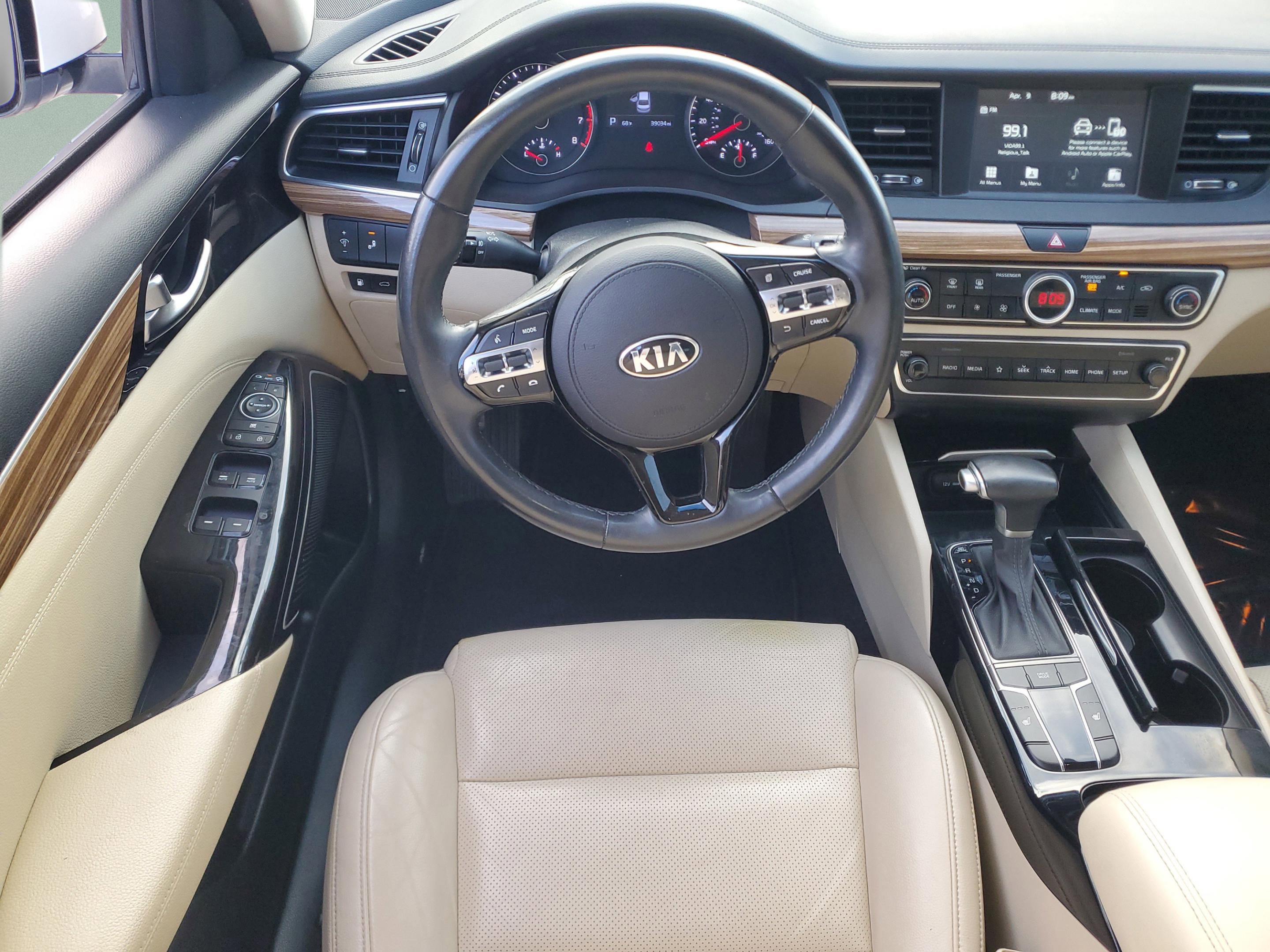 Certified 2019 Kia Cadenza Premium image 10