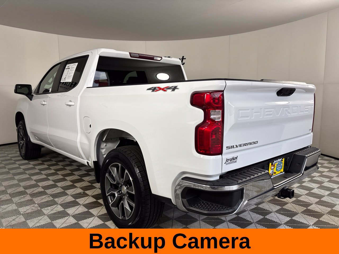 Used 2023 Chevrolet Silverado 1500 LT AWD/4WD image 9