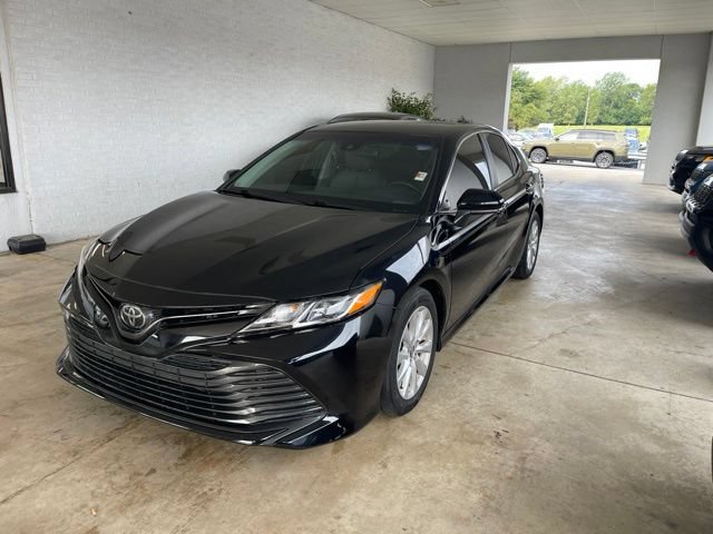 Used 2019 Toyota Camry LE FWD image 2