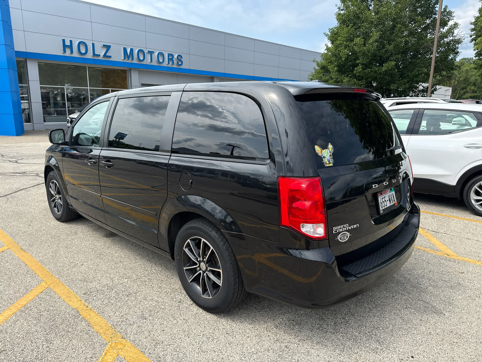 Used 2016 Dodge Grand Caravan SE FWD image 4