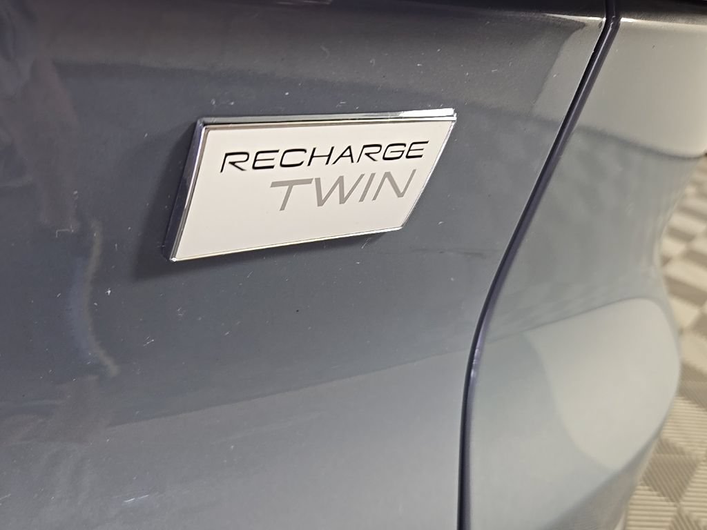 Certified 2023 Volvo C40 P8 Recharge Ultimate w/ Protection Package Premier AWD/4WD image 12