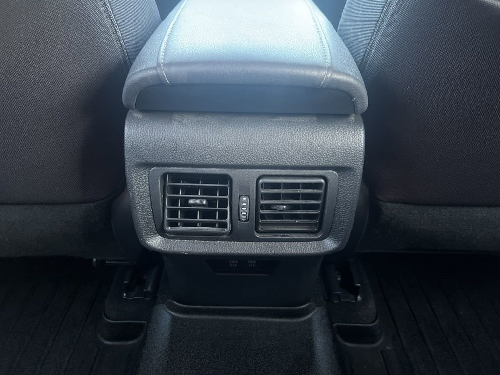 Used 2021 Toyota Venza LE w/ Carpet Mat Package (TMS) image 31